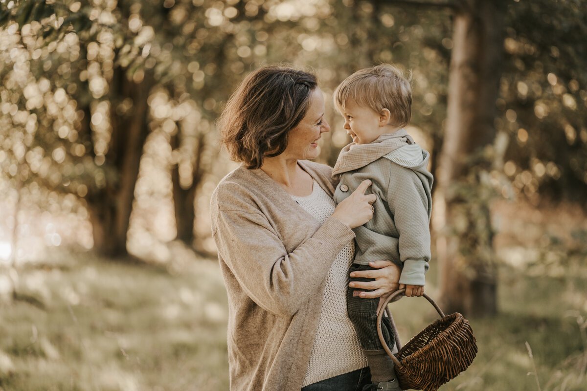 Jasmin Gorpe Fotograf - Wunstorf Neustadt Hannover Nienburg Steinhude Deister Barsinghausen - Babybauch Neugeborene Kinder Familie Fotografie